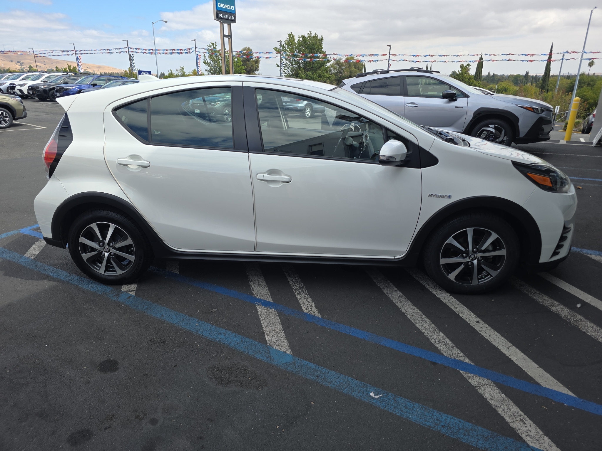 2018 Toyota Prius c photo 3