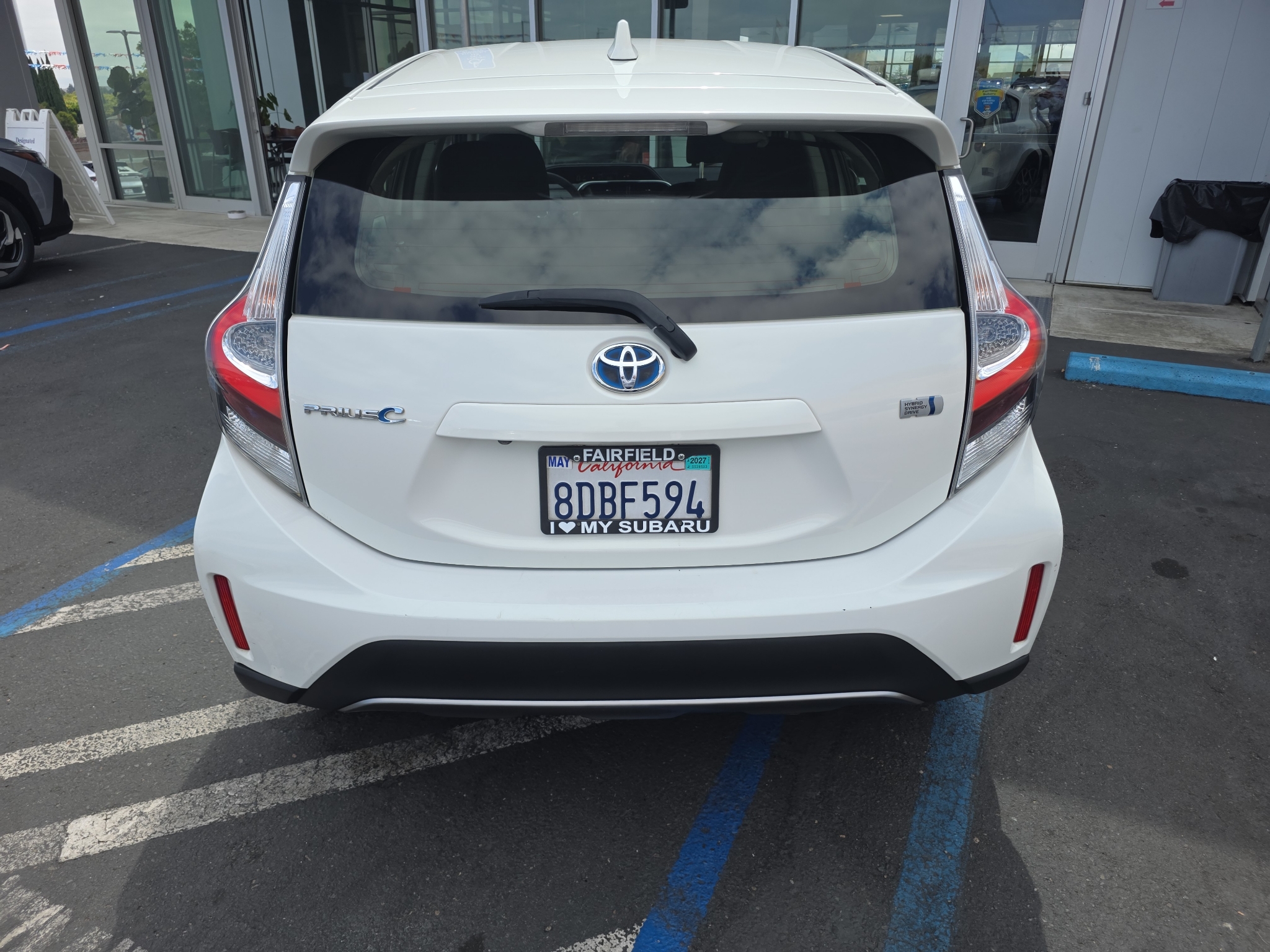 2018 Toyota Prius c photo 4