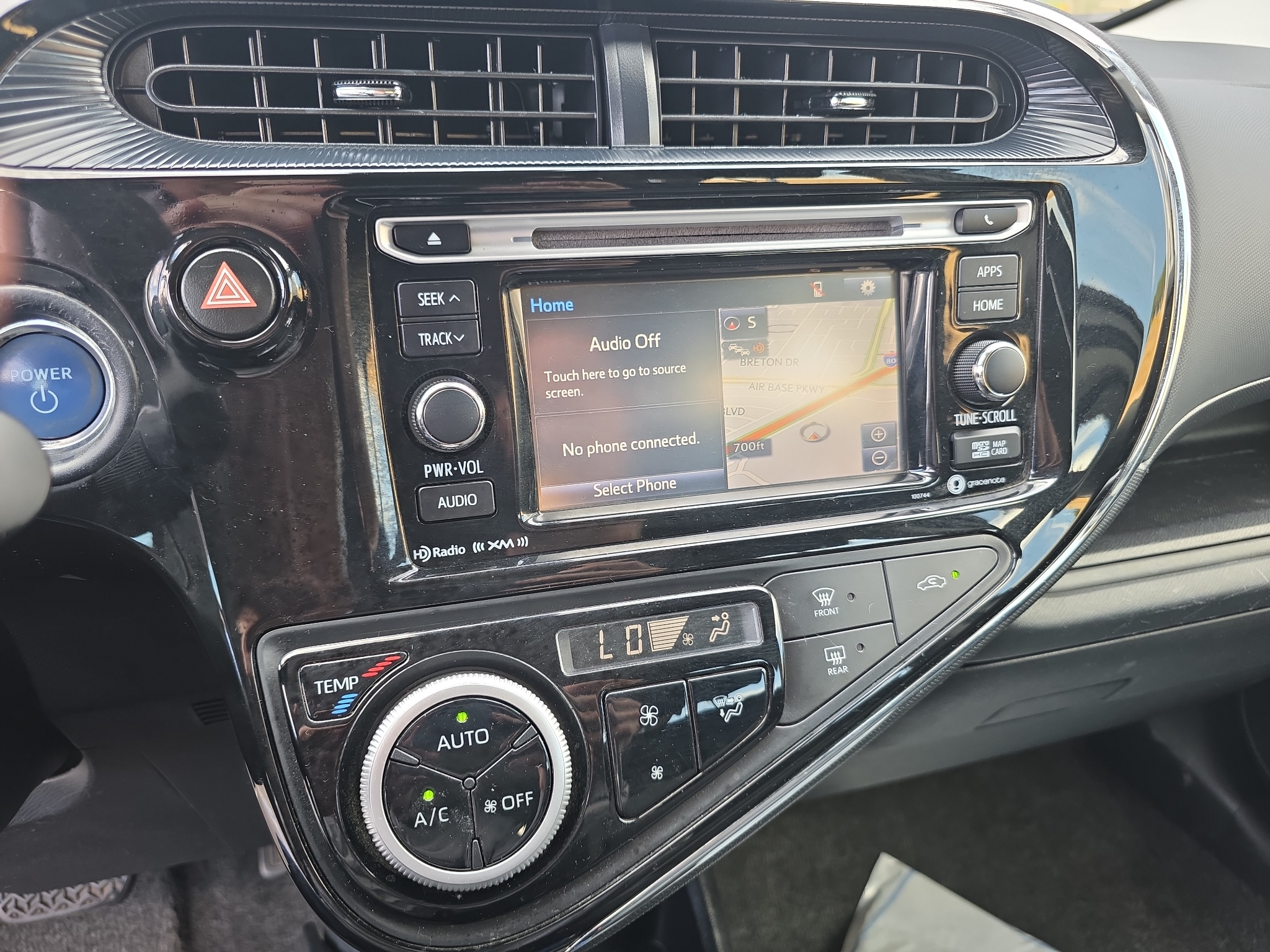 2018 Toyota Prius c photo 6