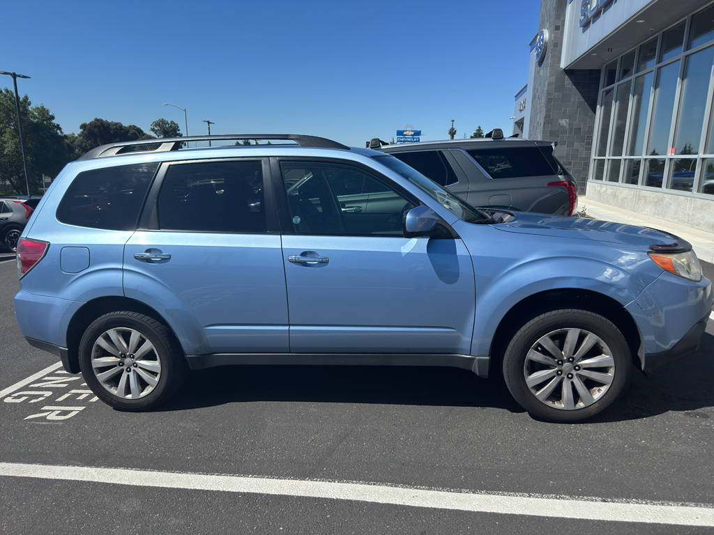 2012 Subaru Forester photo 3