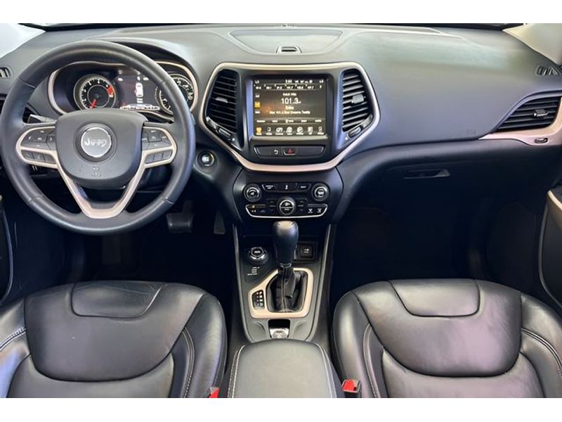 2017 Jeep Cherokee photo 6