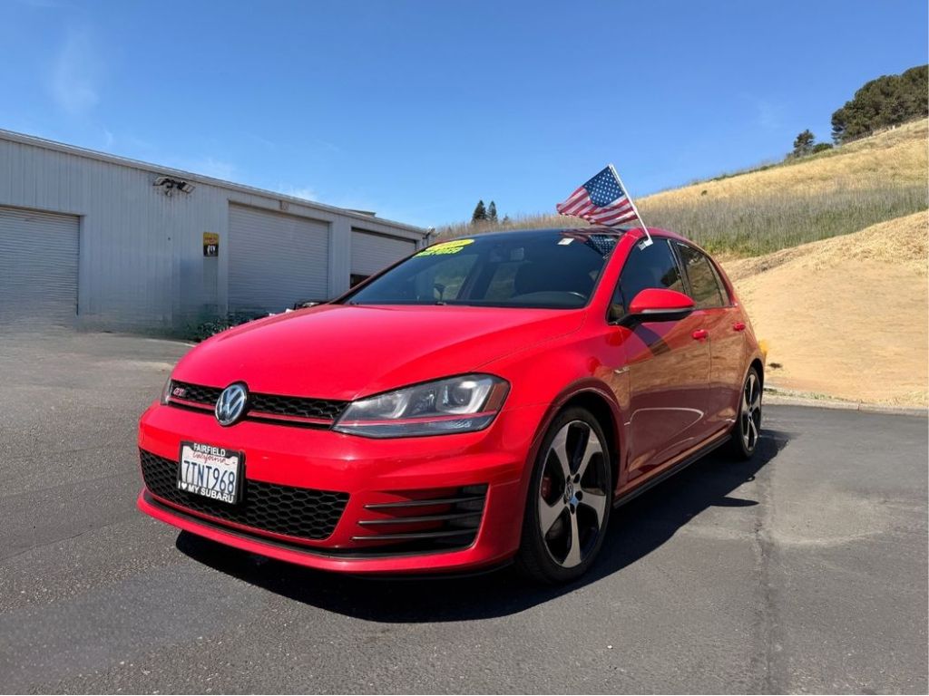 2016 Volkswagen Golf GTI photo 2