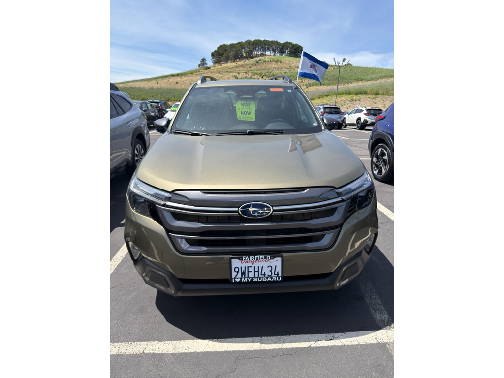 2025 Subaru Forester photo 5