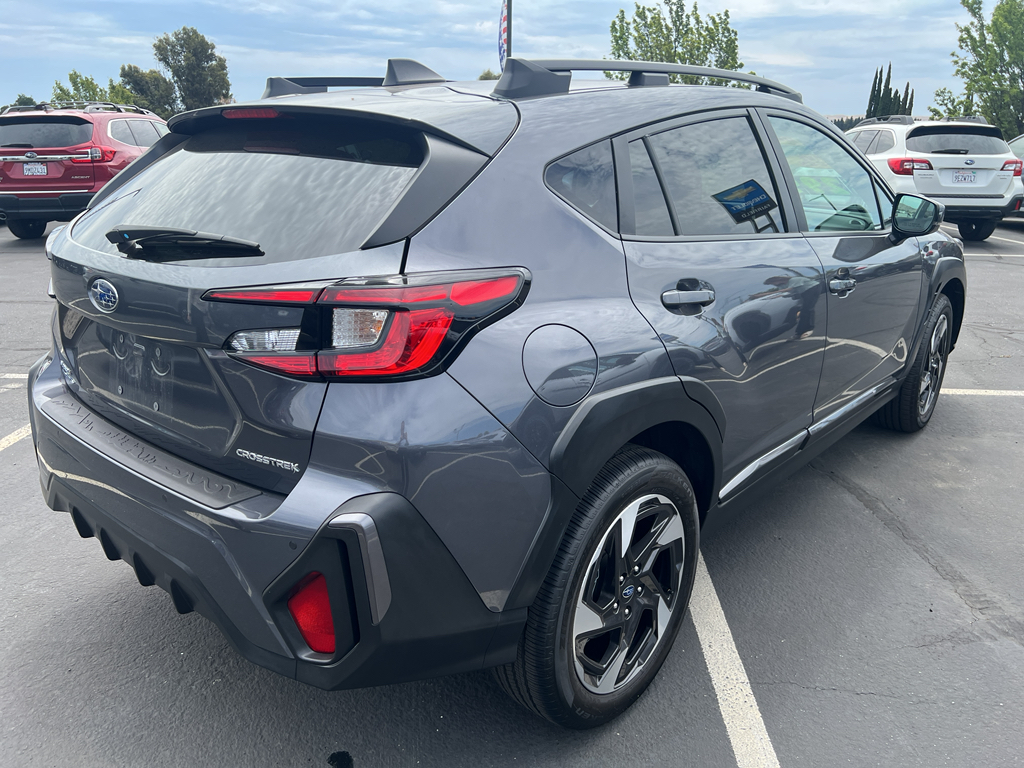 2025 Subaru Crosstrek photo 3