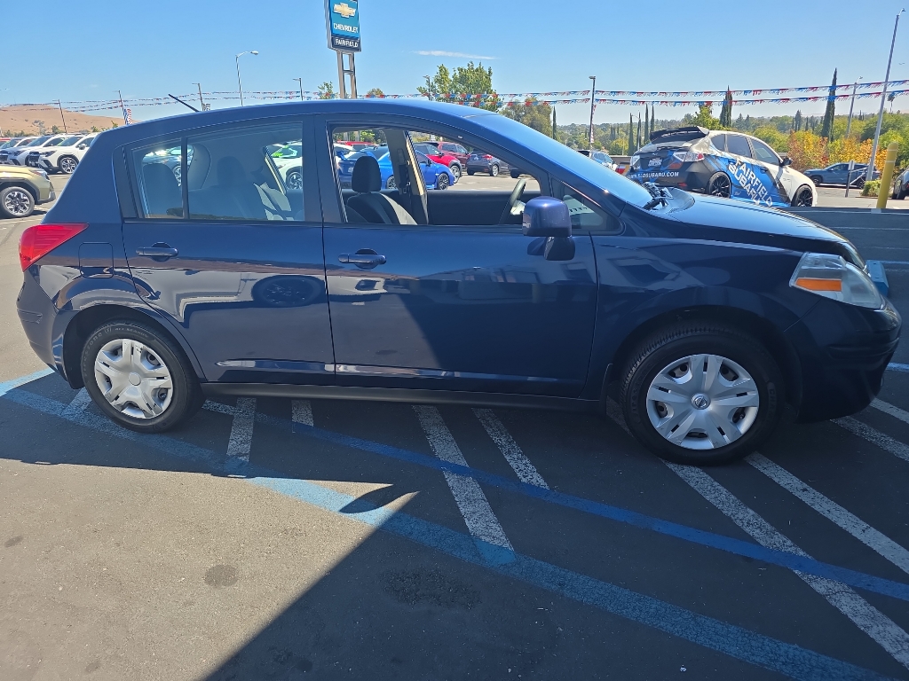 2012 Nissan Versa photo 3