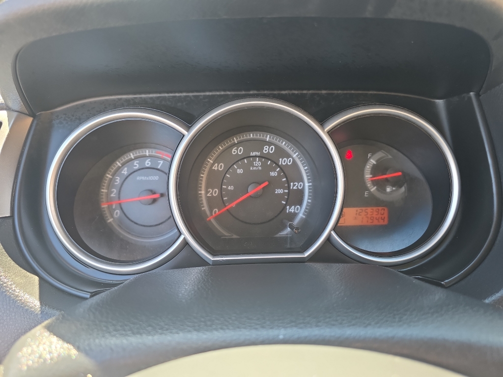2012 Nissan Versa photo 5