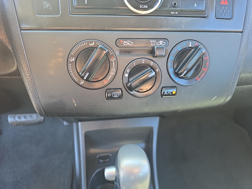 2012 Nissan Versa photo 7