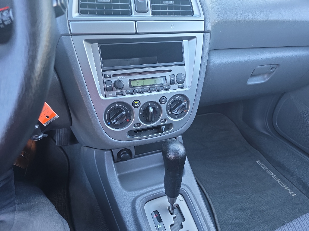 2004 Subaru Impreza photo 4