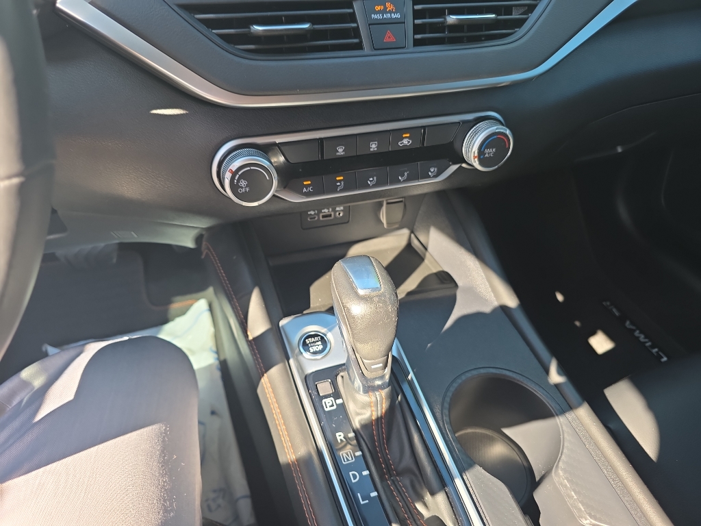 2022 Nissan Altima photo 6