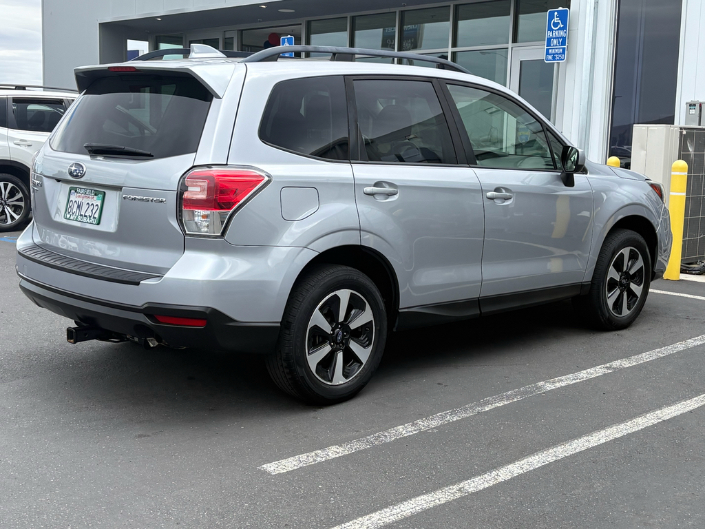 2018 Subaru Forester photo 3