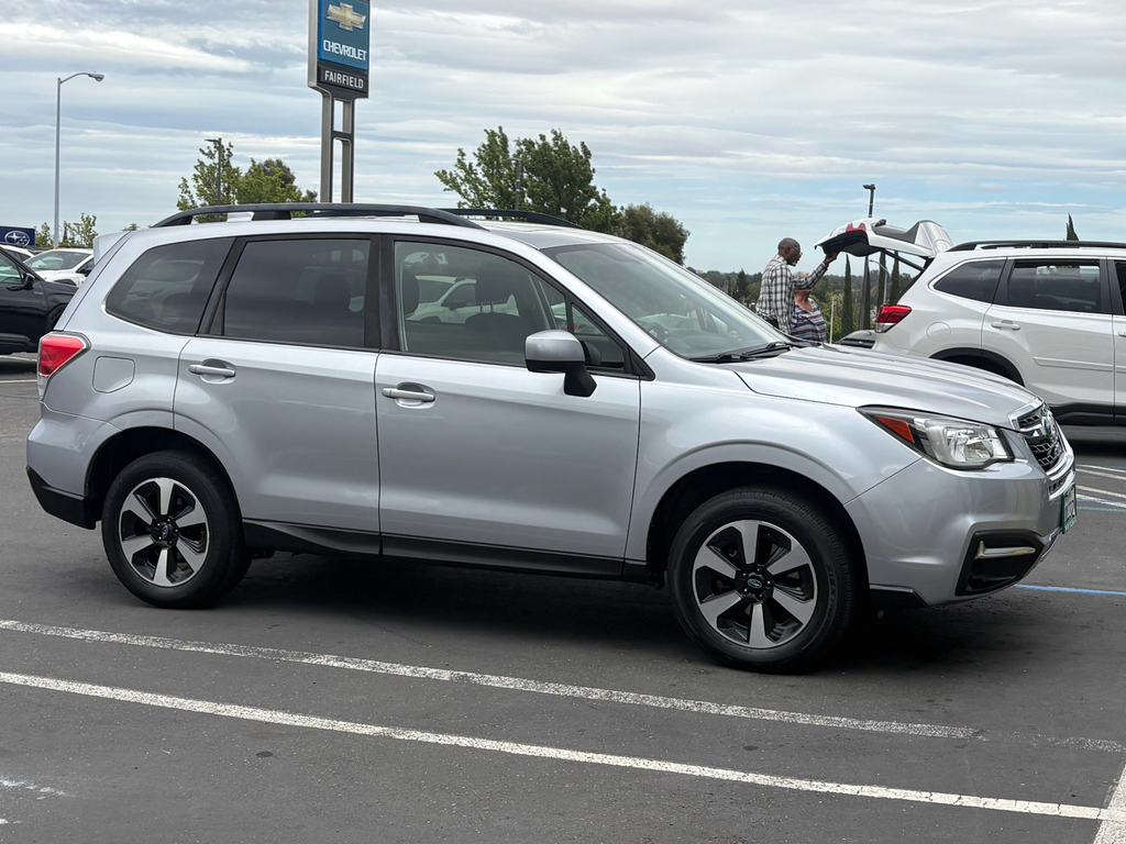 2018 Subaru Forester photo 2