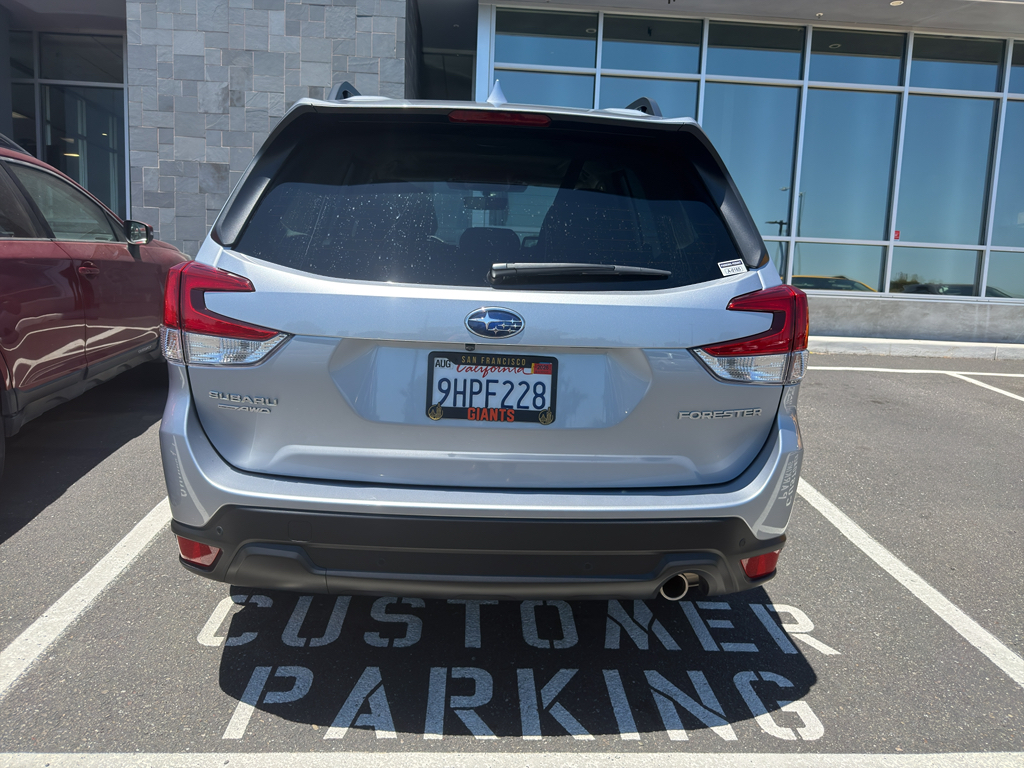 2023 Subaru Forester photo 4