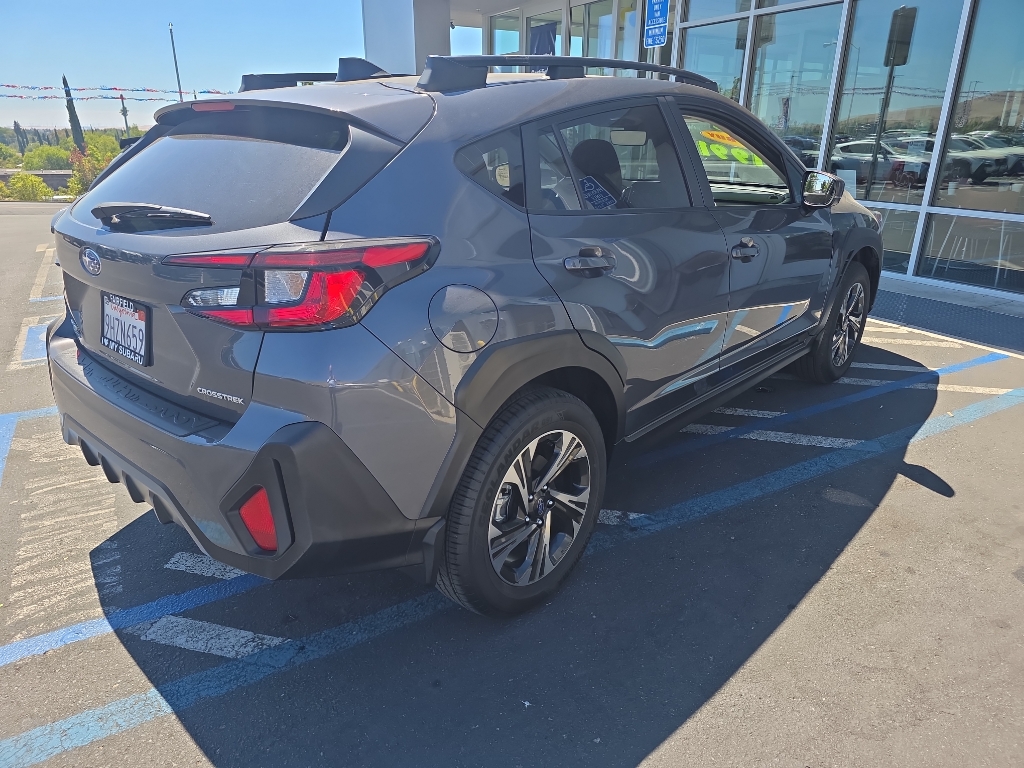 2024 Subaru Crosstrek photo 3