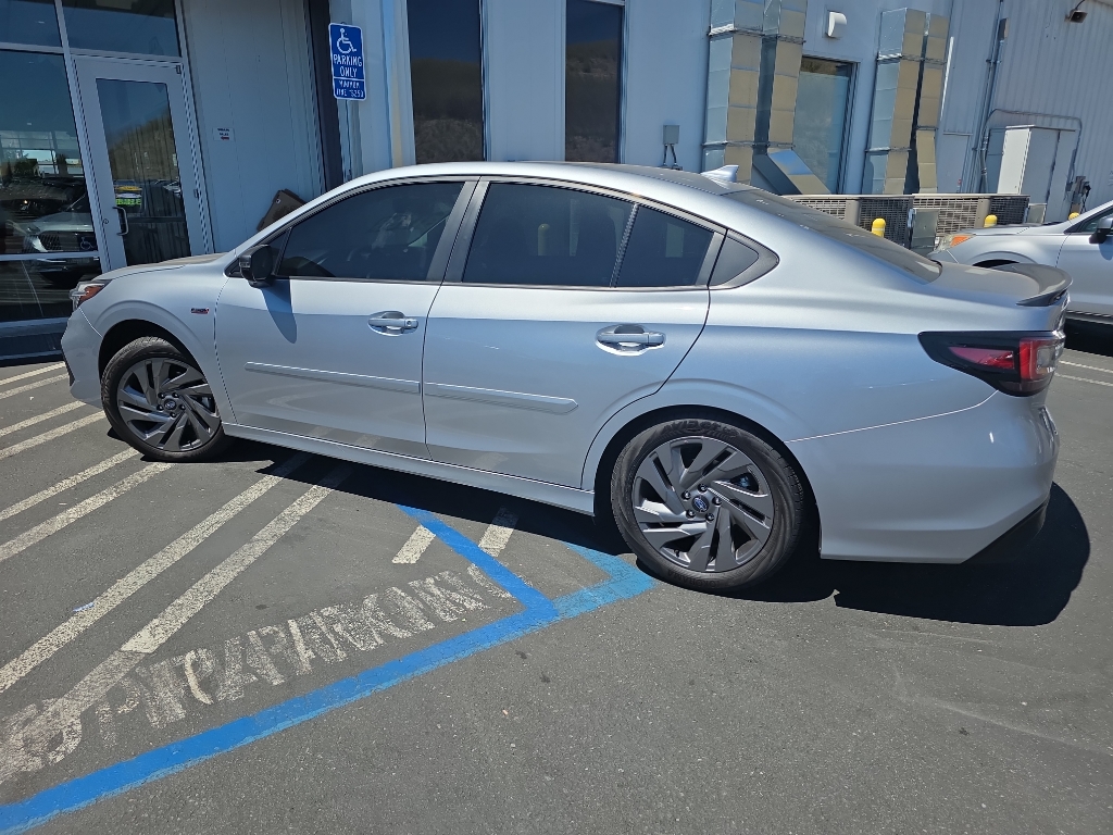 2025 Subaru Legacy photo 4