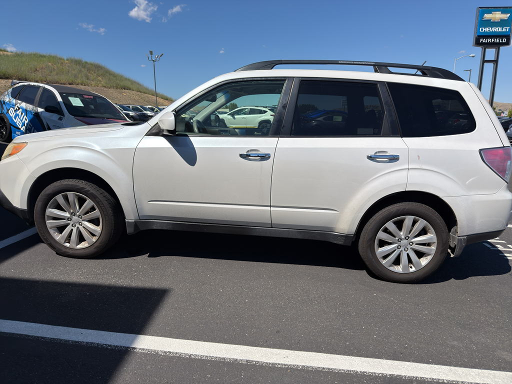 2013 Subaru Forester photo 3