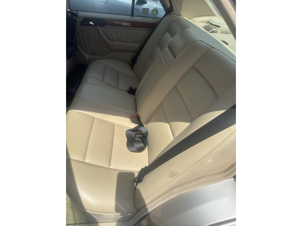 1992 Mercedes-Benz 300 photo 3