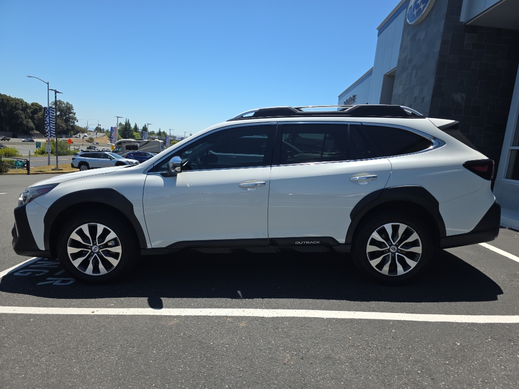 2023 Subaru Outback photo 2