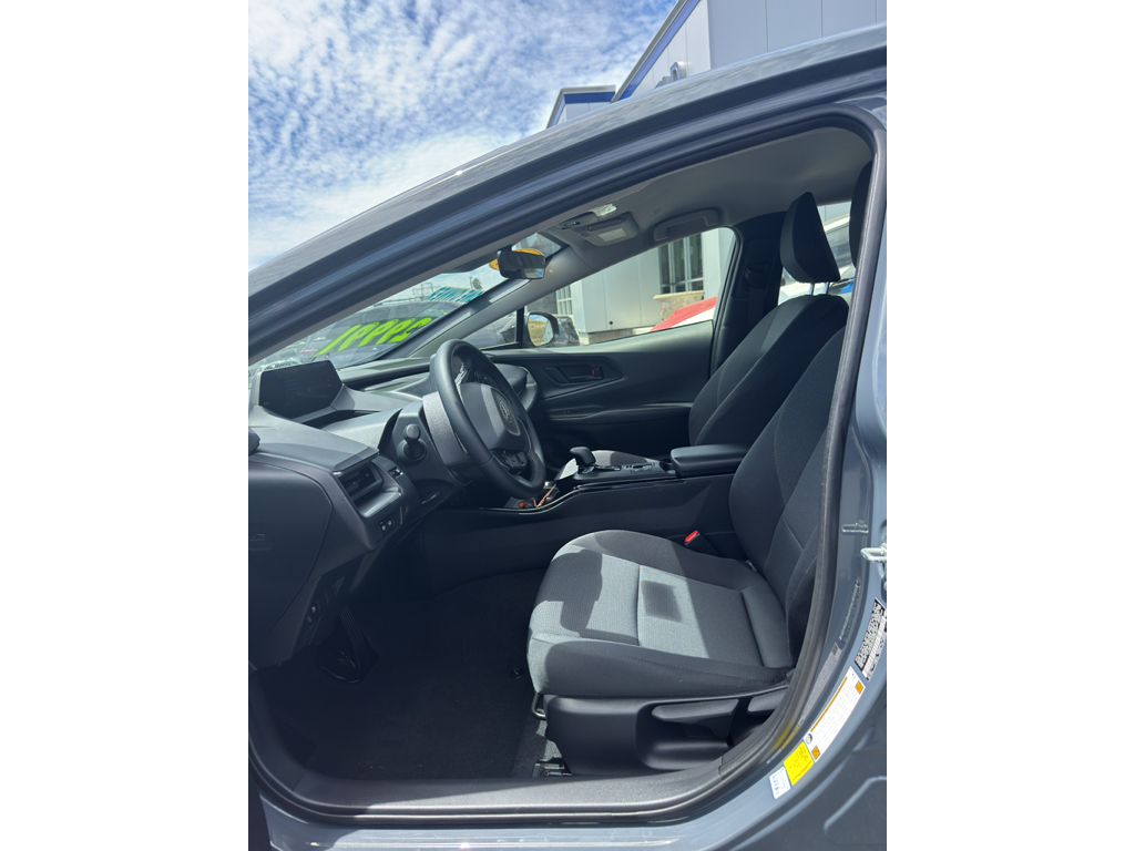 2024 Toyota Prius photo 5
