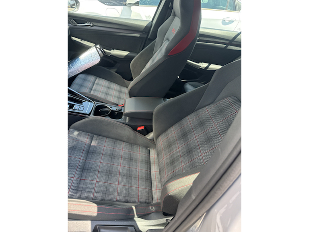 2025 Volkswagen Golf GTI photo 9