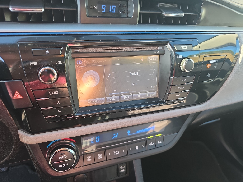 2015 Toyota Corolla photo 6