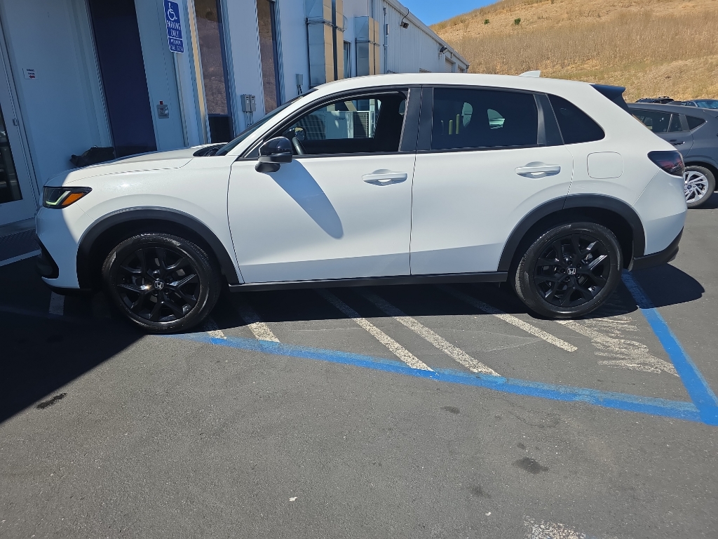2024 Honda HR-V photo 3