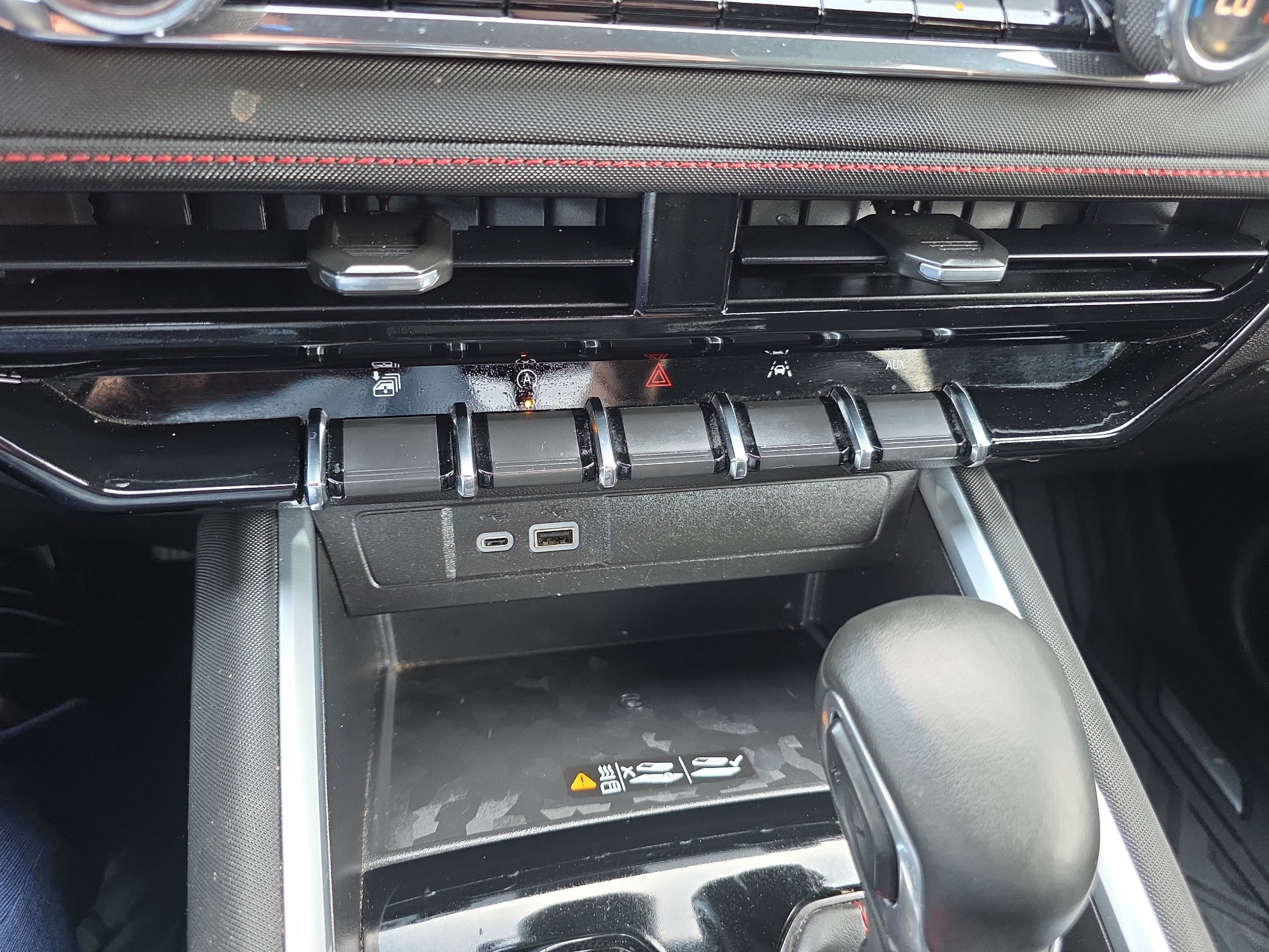2023 Chevrolet Colorado photo 8