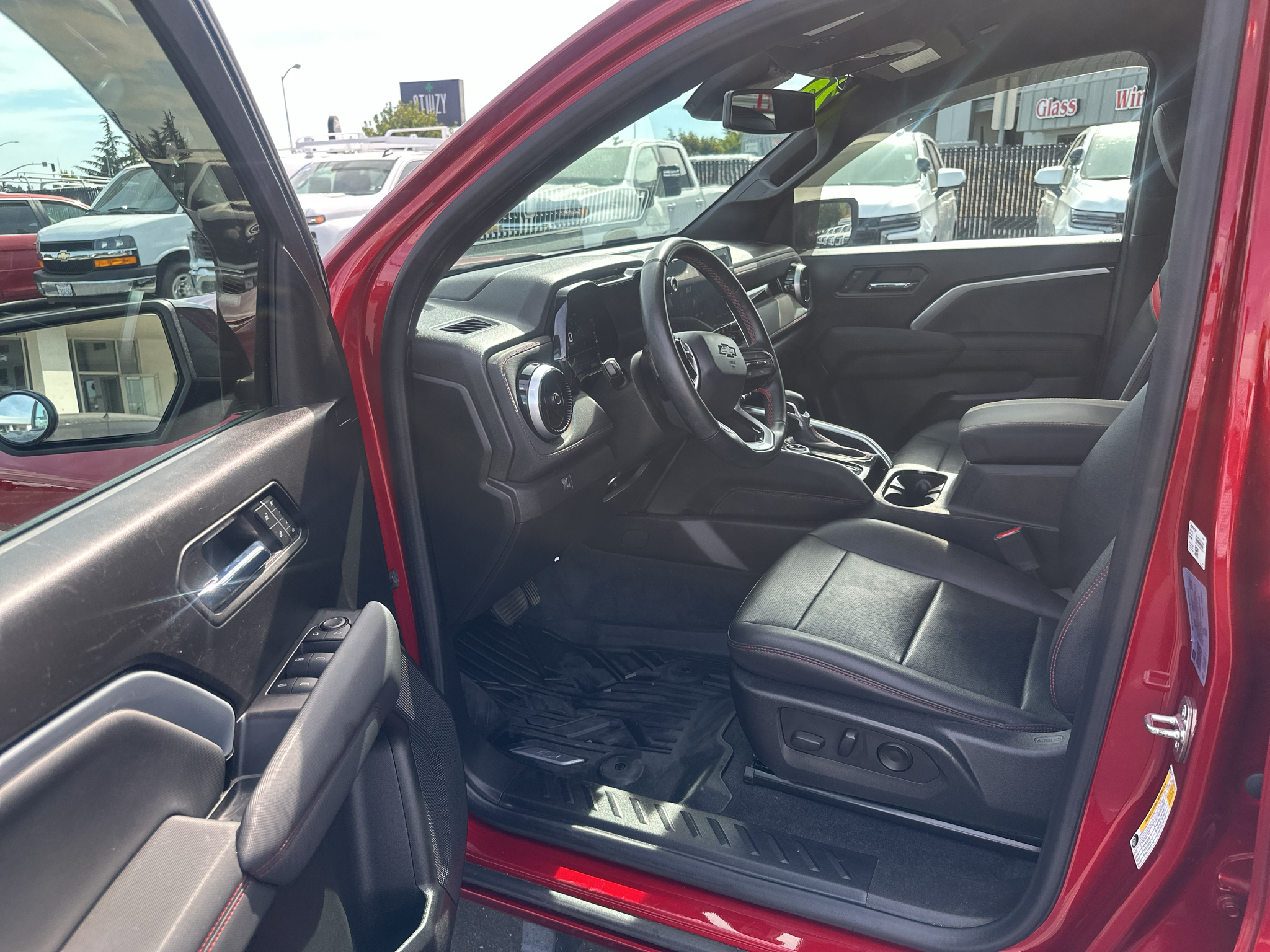 2023 Chevrolet Colorado photo 12