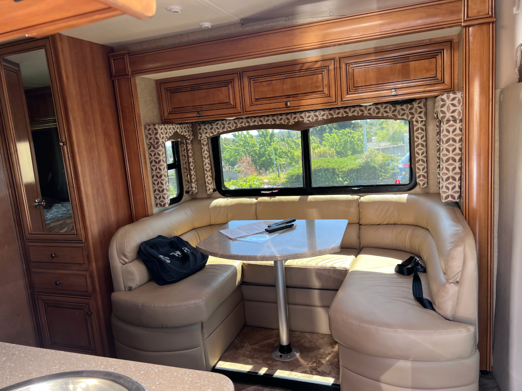 2015 Mercedes-Benz Sprinter 3500 photo 3