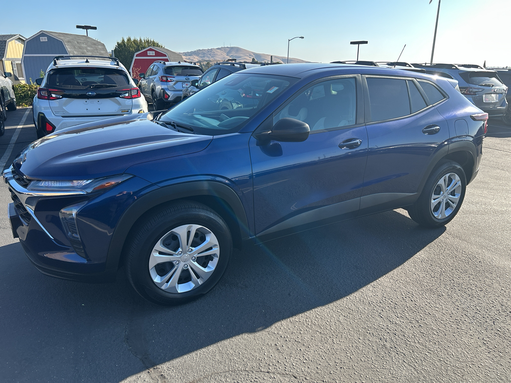 2024 Chevrolet Trax photo 3