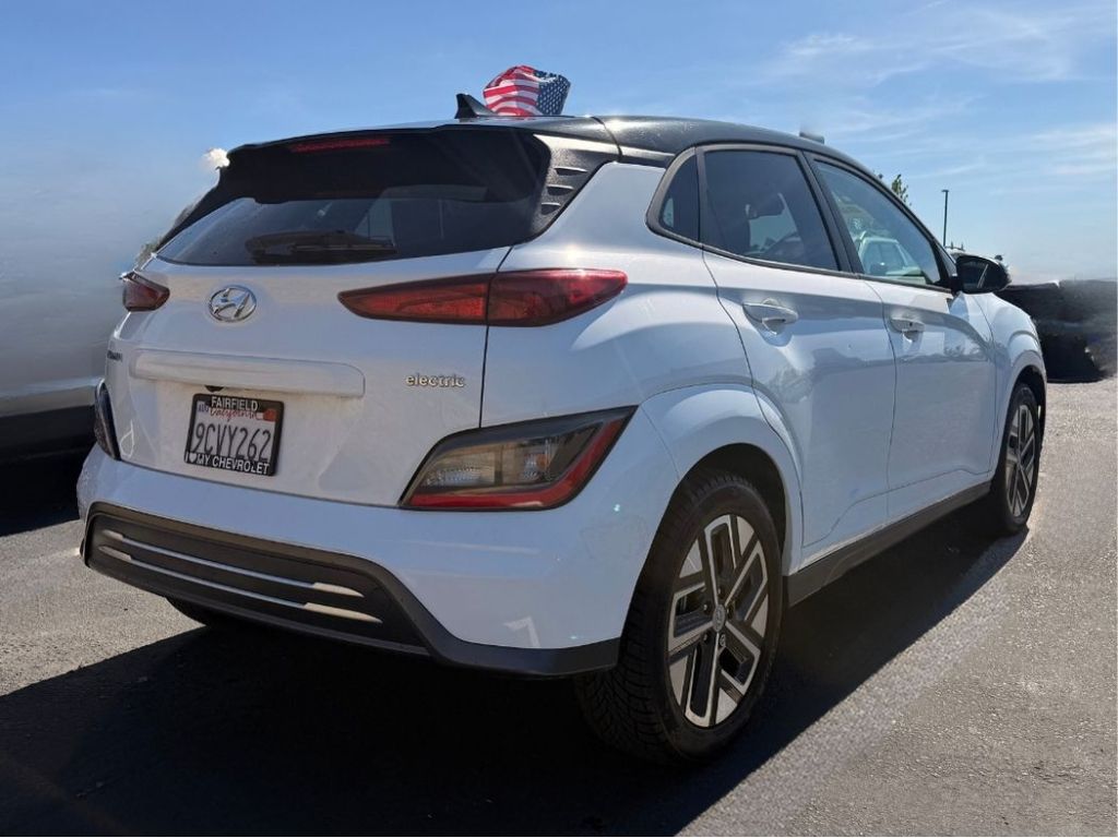 2022 Hyundai Kona EV photo 2
