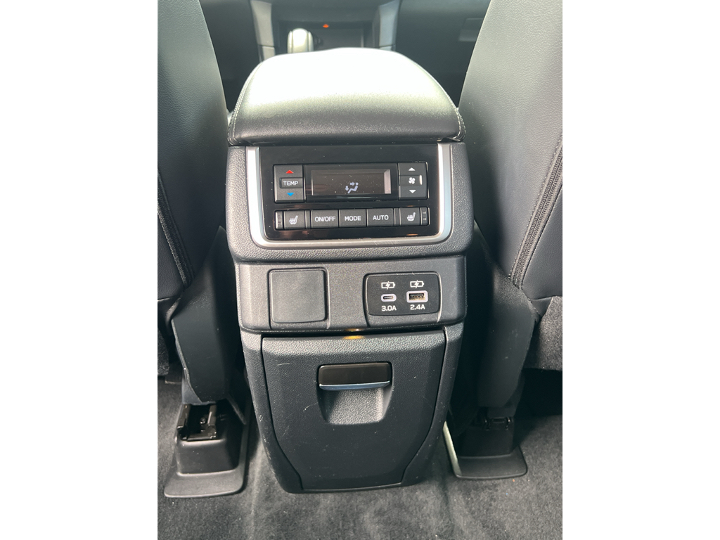 2024 Subaru Ascent photo 7