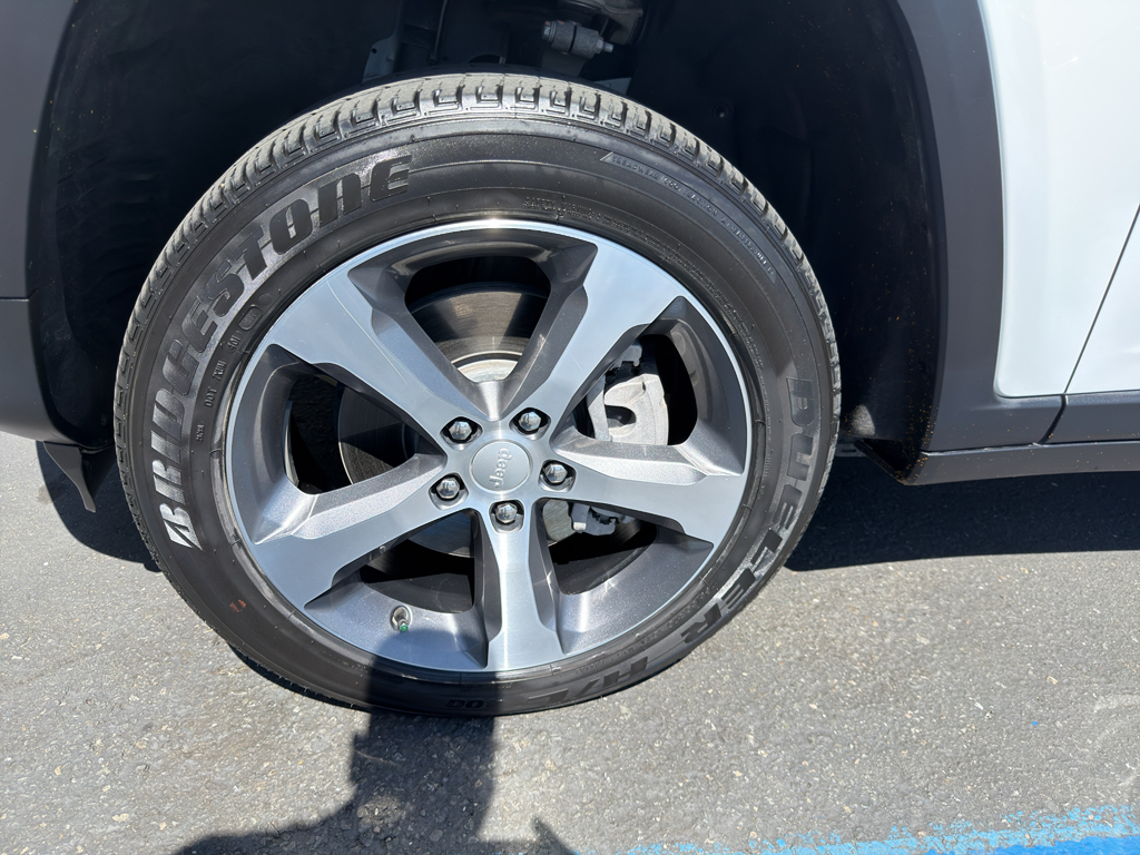 2023 Jeep Grand Cherokee 4xe photo 2