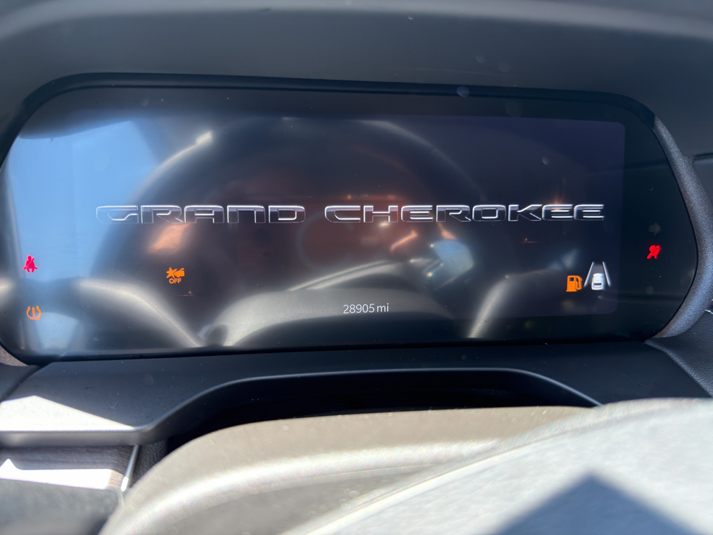 2023 Jeep Grand Cherokee photo 11