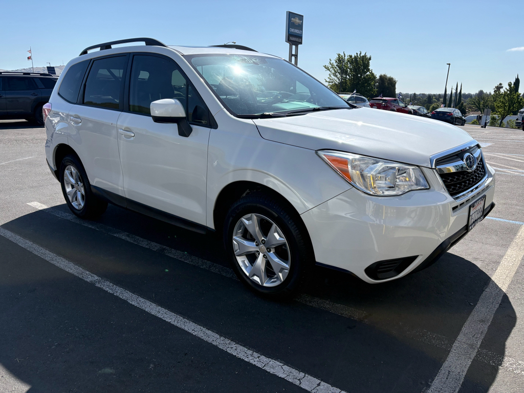 2015 Subaru Forester photo 2