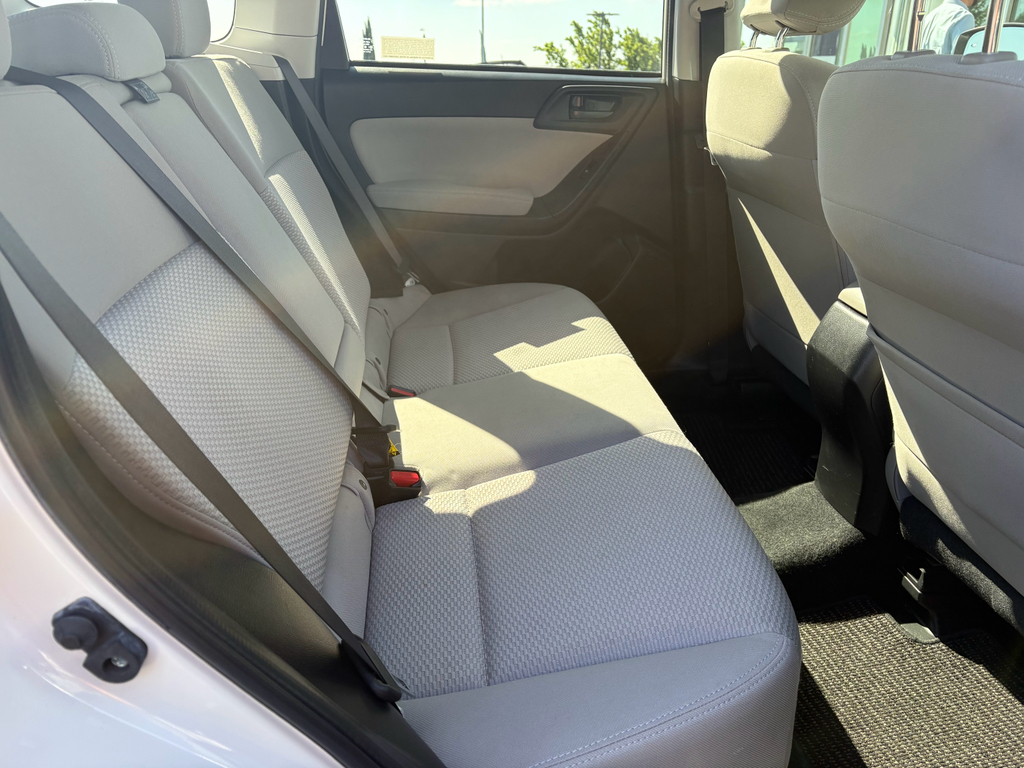 2015 Subaru Forester photo 4