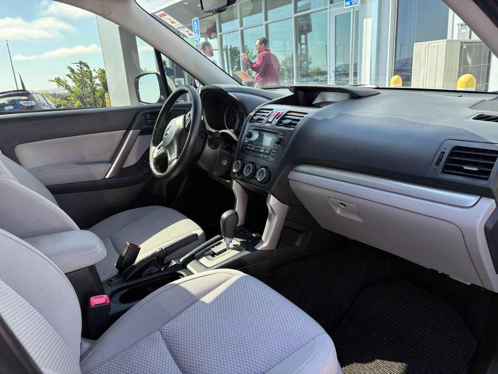 2015 Subaru Forester photo 7