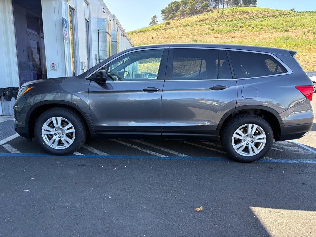 2016 Honda Pilot photo 2
