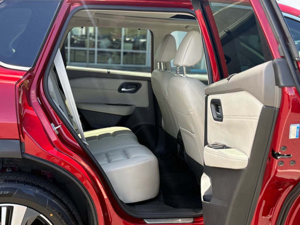 2023 Nissan Rogue photo 5
