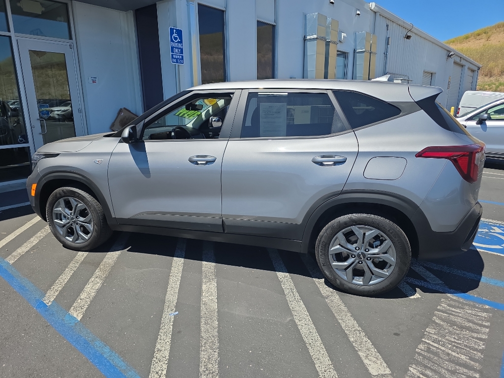 2025 Kia Seltos photo 5