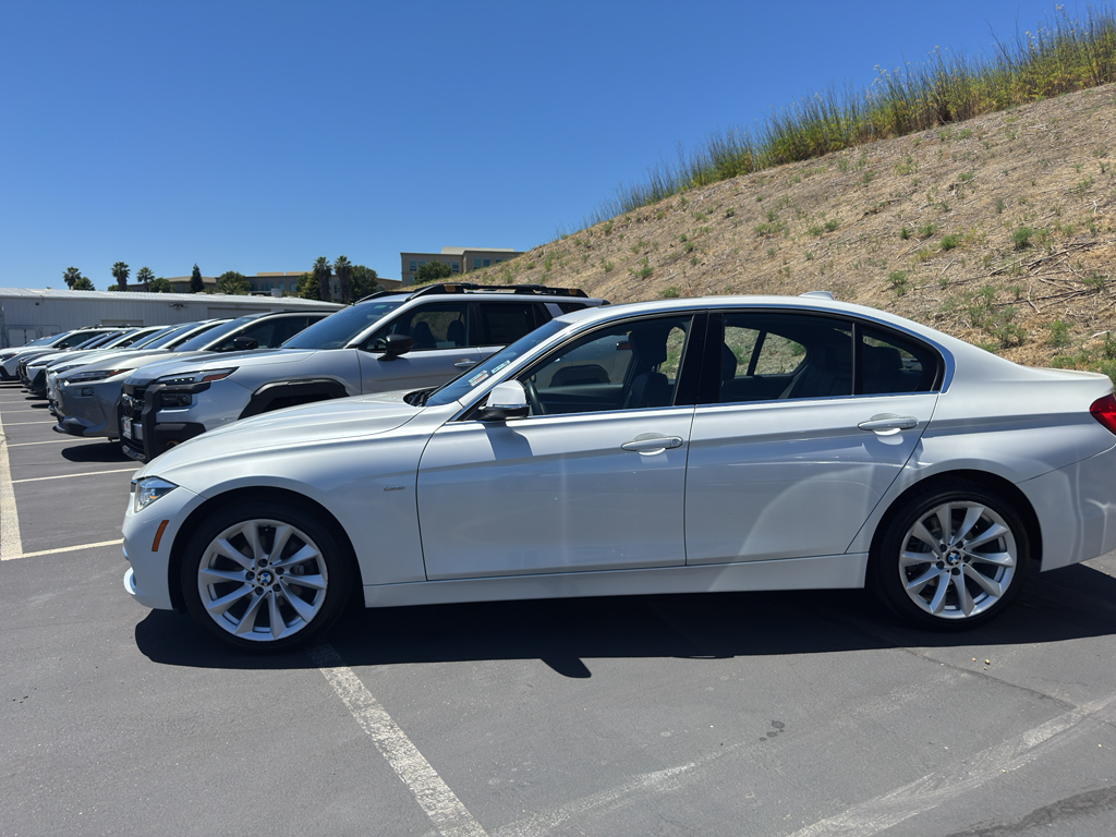 2016 BMW 3 series photo 11