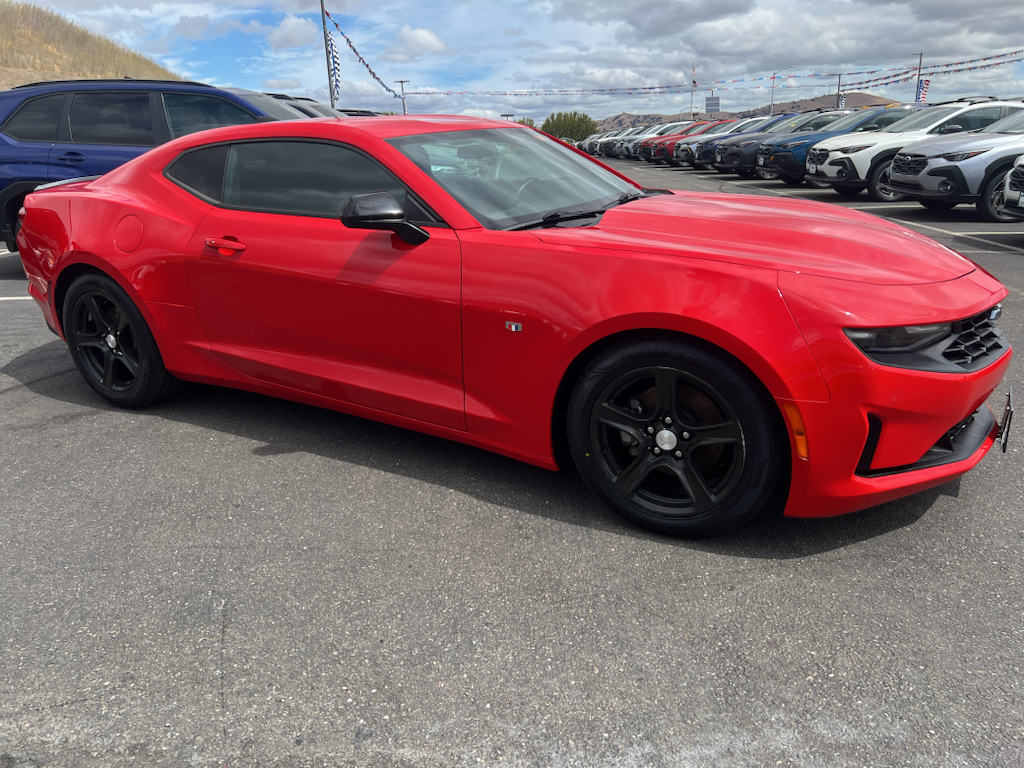 2019 Chevrolet Camaro photo 2