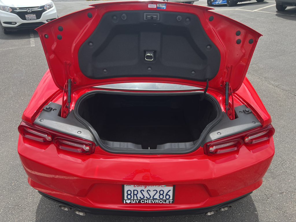 2019 Chevrolet Camaro photo 4