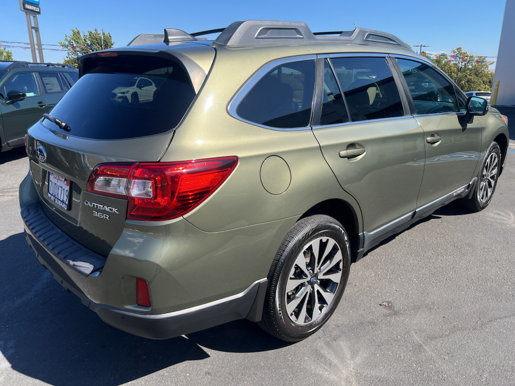 2017 Subaru Outback photo 2