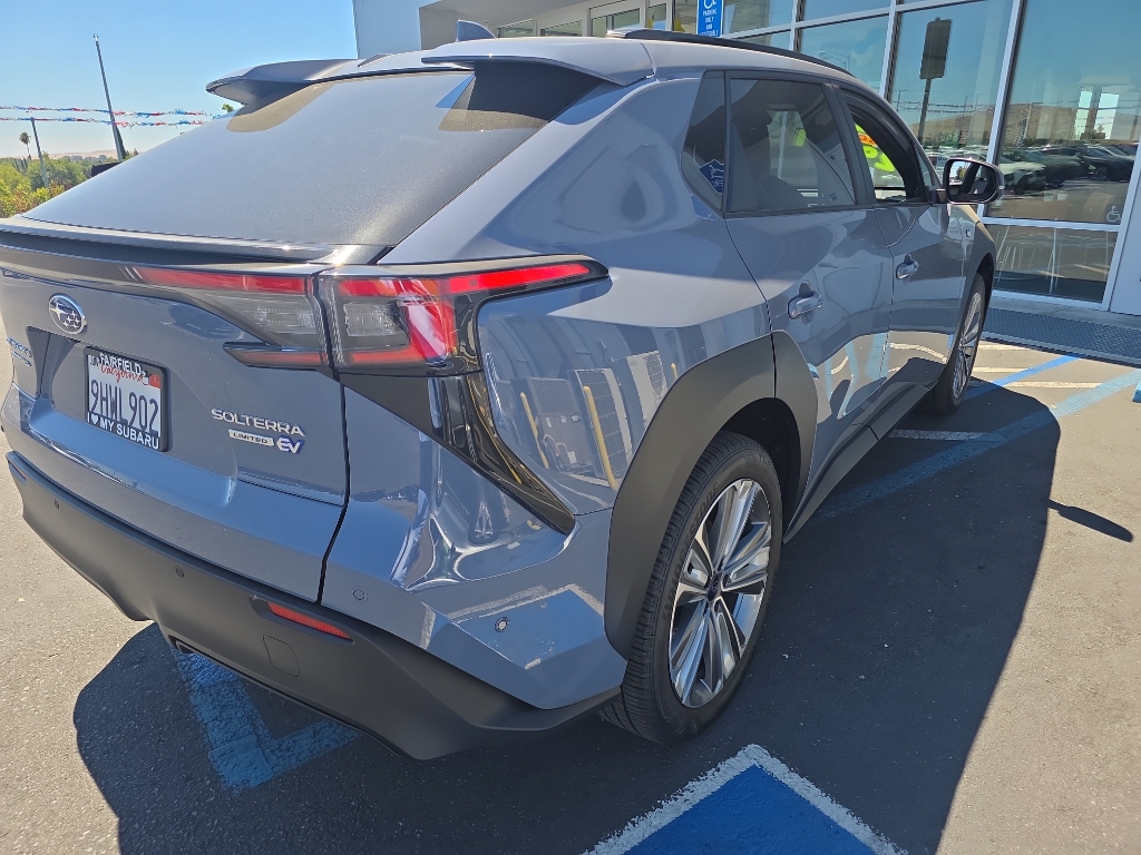 2023 Subaru Solterra photo 3