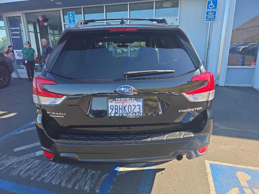 2022 Subaru Forester photo 2