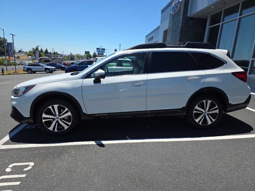 2019 Subaru Outback photo 2