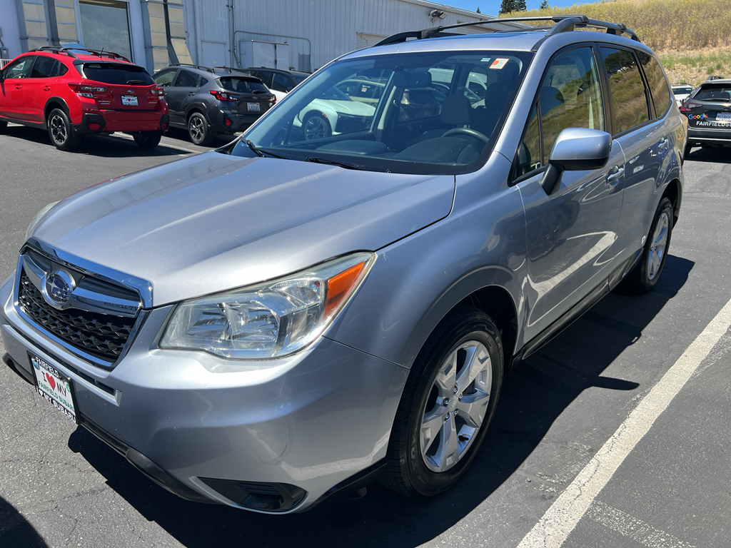 2015 Subaru Forester photo 1