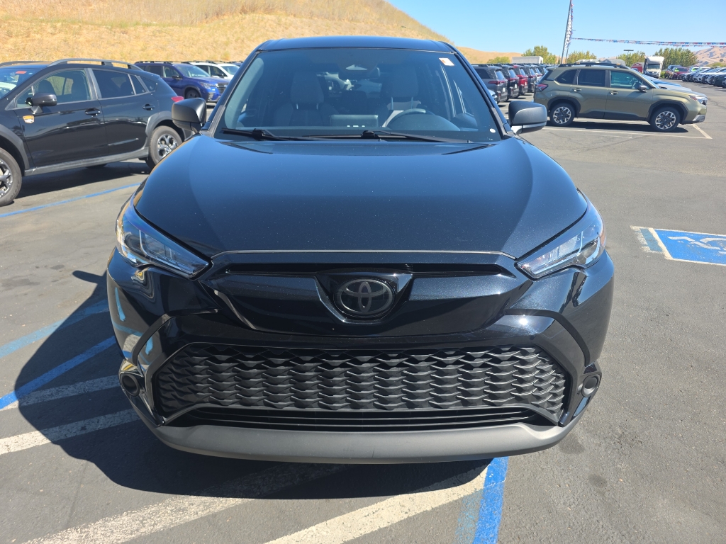 2024 Toyota Corolla Cross Hybrid photo 2