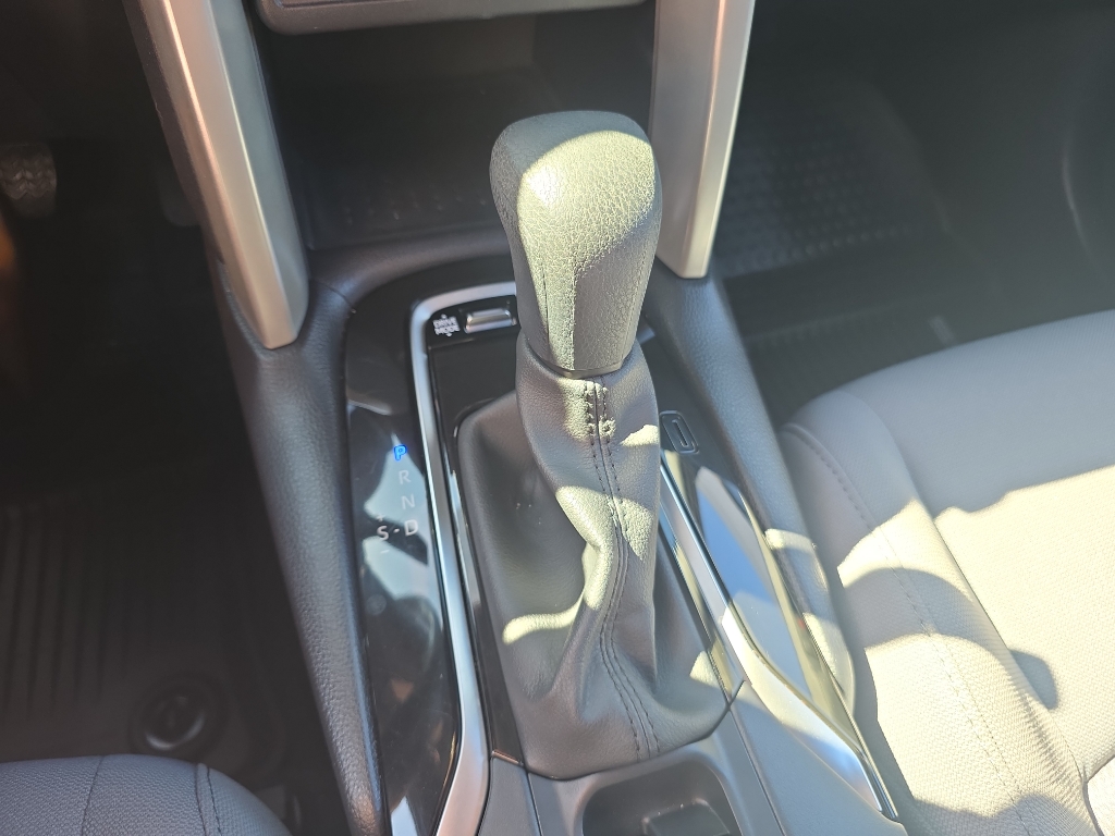 2024 Toyota Corolla Cross Hybrid photo 7