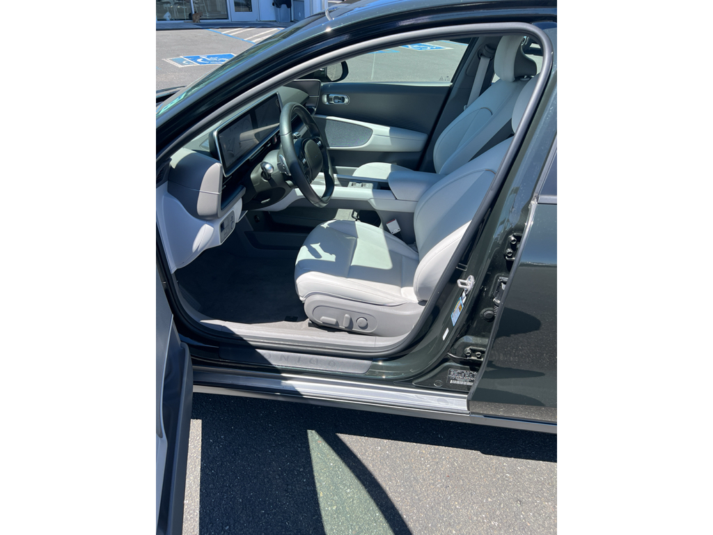2023 Hyundai IONIQ 6 photo 3